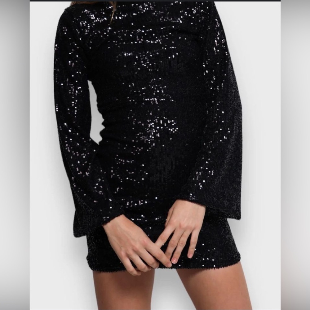 Black Sequin Velvet Asymmetrical Bell Sleeve‎ Dress